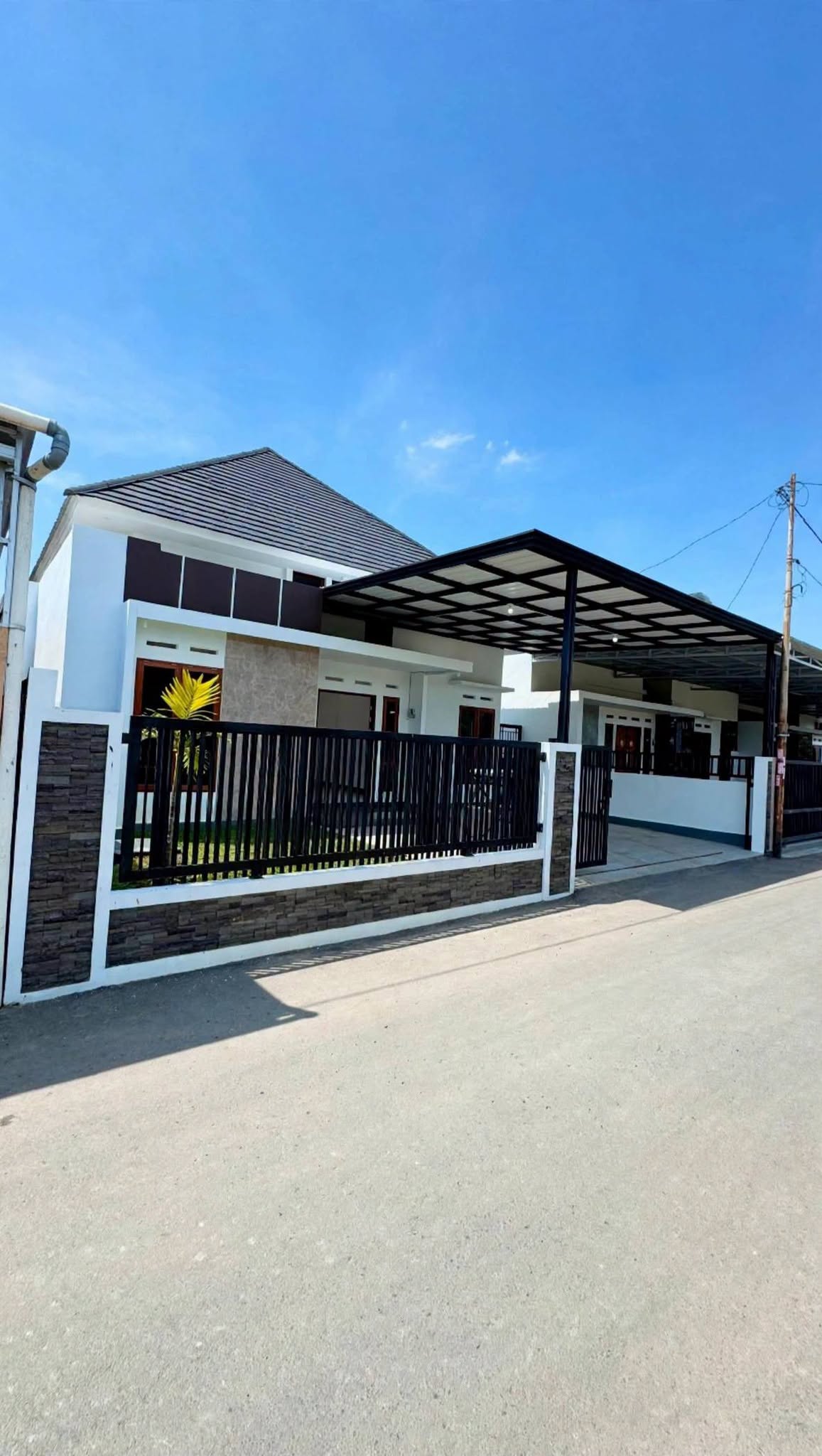 3-Bedroom House for Sale on Jl. Raya Citayam, Depok with Parking