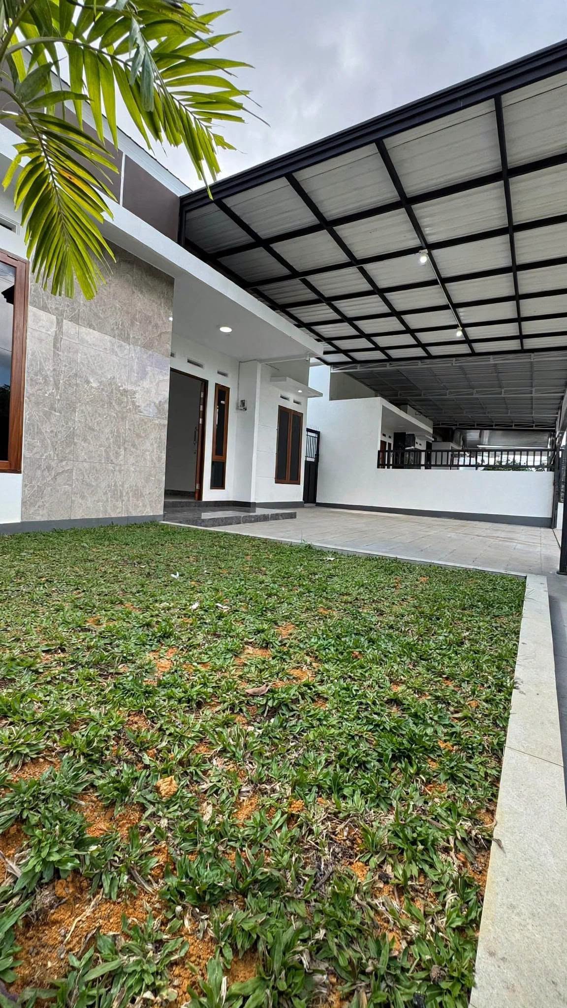 3-Bedroom House for Sale on Jl. Raya Citayam, Depok with Parking 3