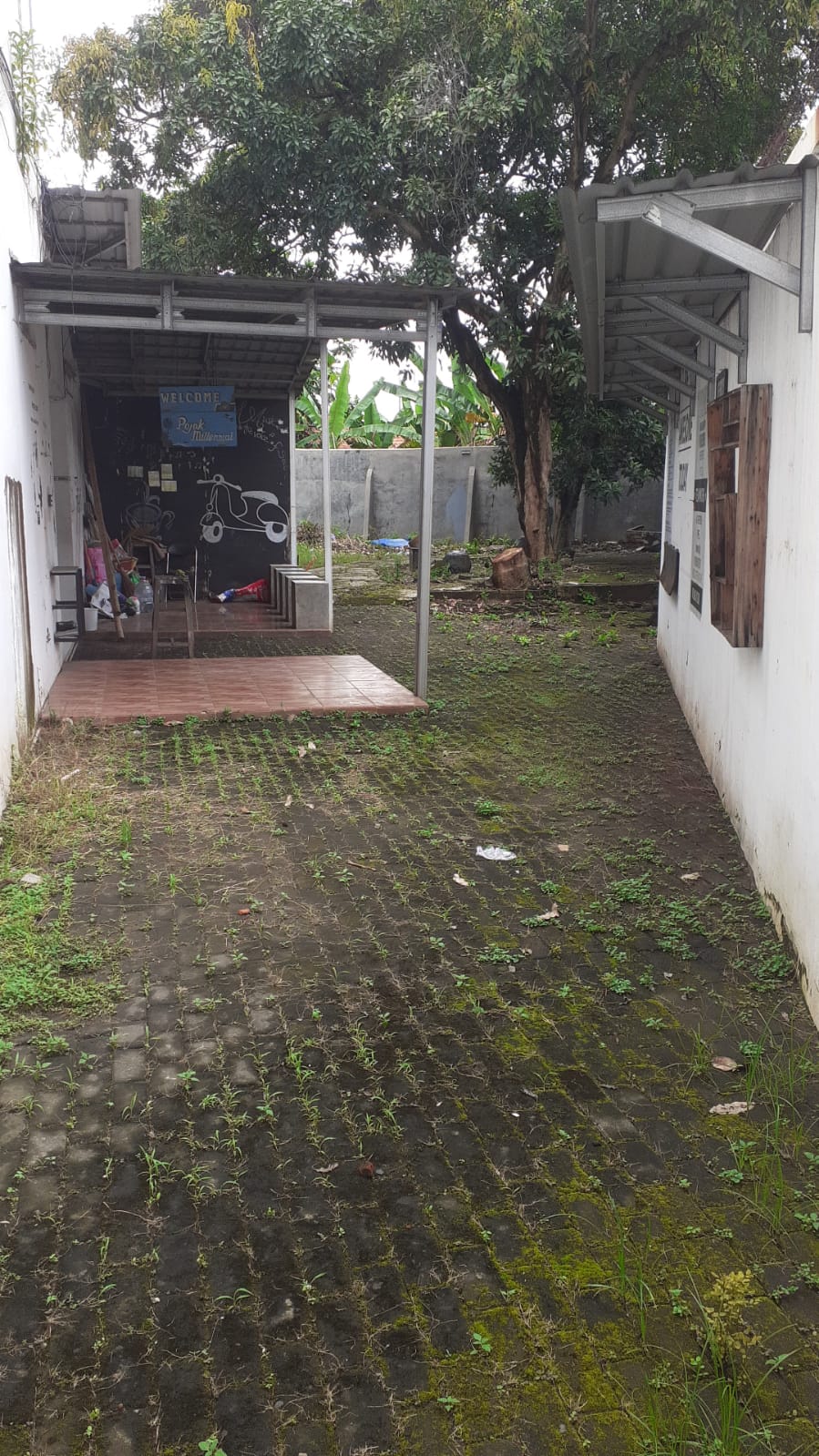 For Sale Commercial Building Accross Traditional Market at Wiradesa 5