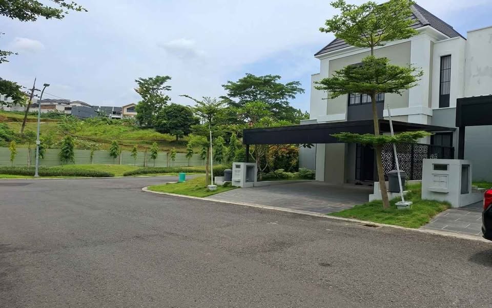 Spacious 5-Bedroom House for Sale in Jalan Citra Grand, Semarang 4