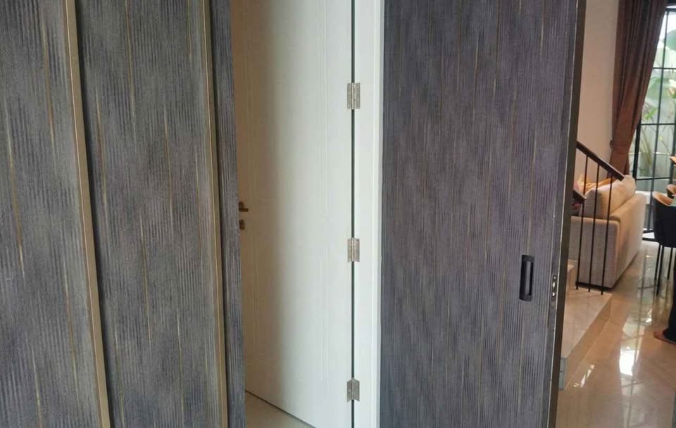 Spacious 5-Bedroom House for Sale in Jalan Citra Grand, Semarang 5