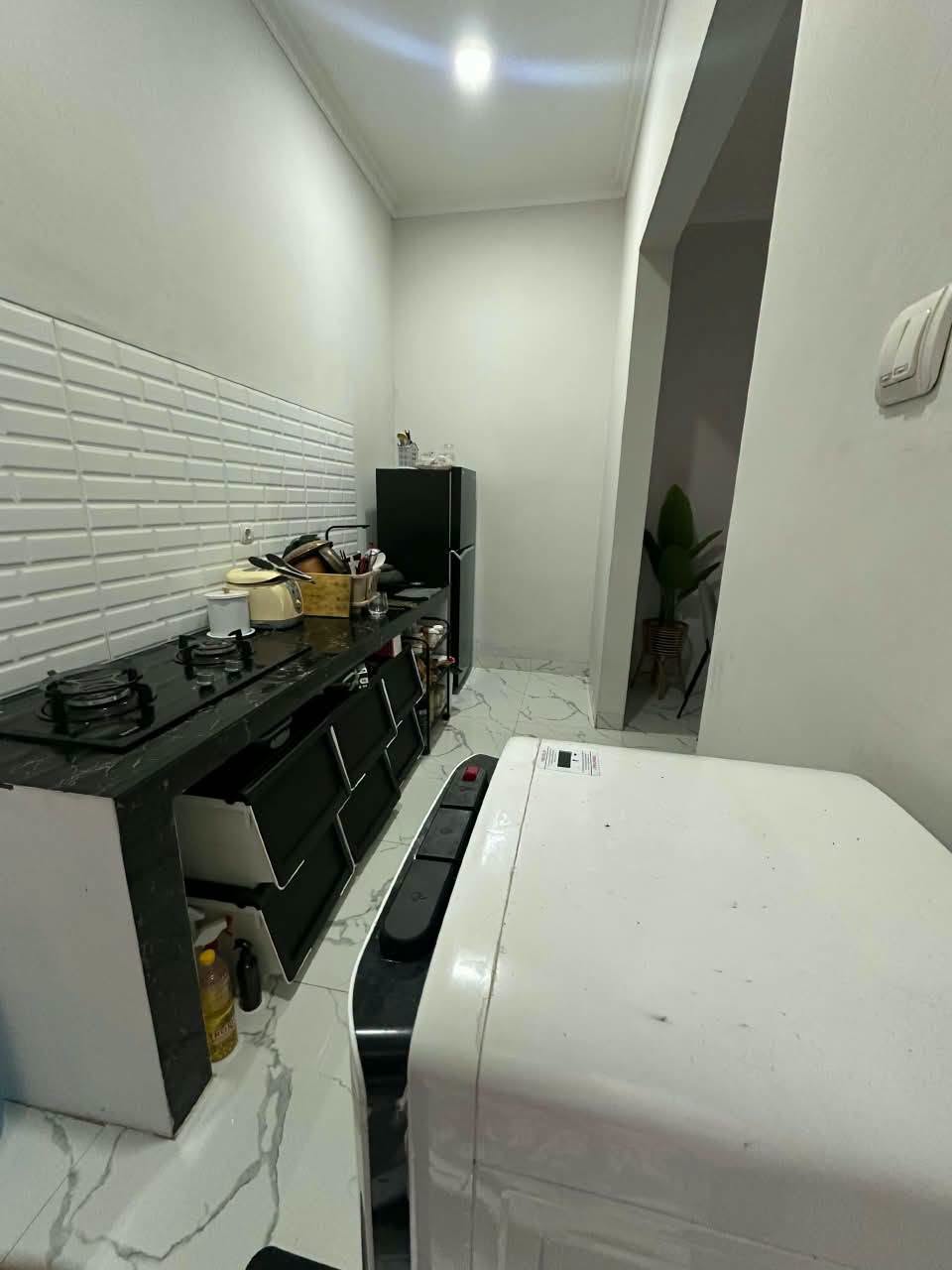 Semi Furnished 3-Bedroom House for Sale on Jalan Raden Saleh, Sukmajaya, Depok 6