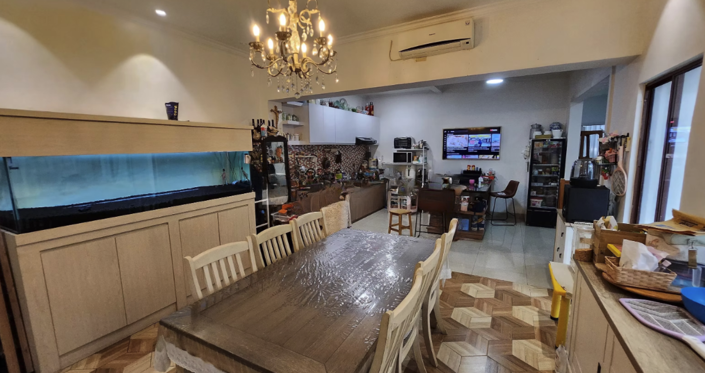 Rumah Mewah 2 Lantai JGC Cluster Zebrina | 4+1 KT, Semi Furnished | Rp 4.000.000.000