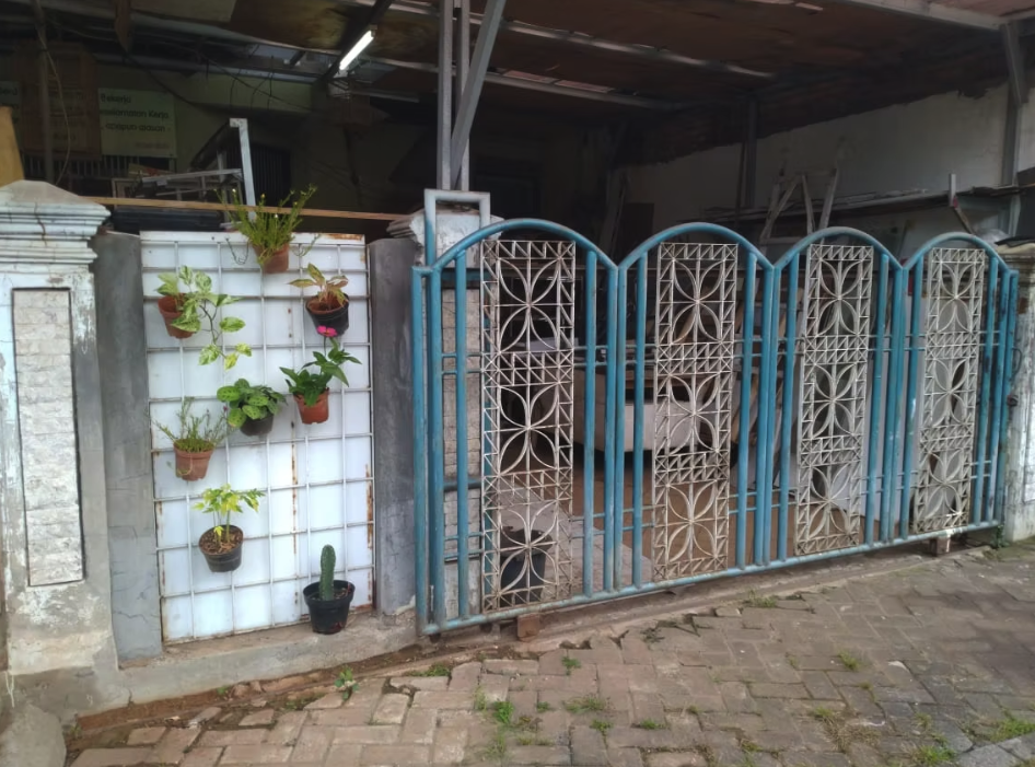 Rumah Hoek 2,5 Lantai Taman Pegangsaan Indah Kelapa Gading | SHM | Rp 2.720.000.000