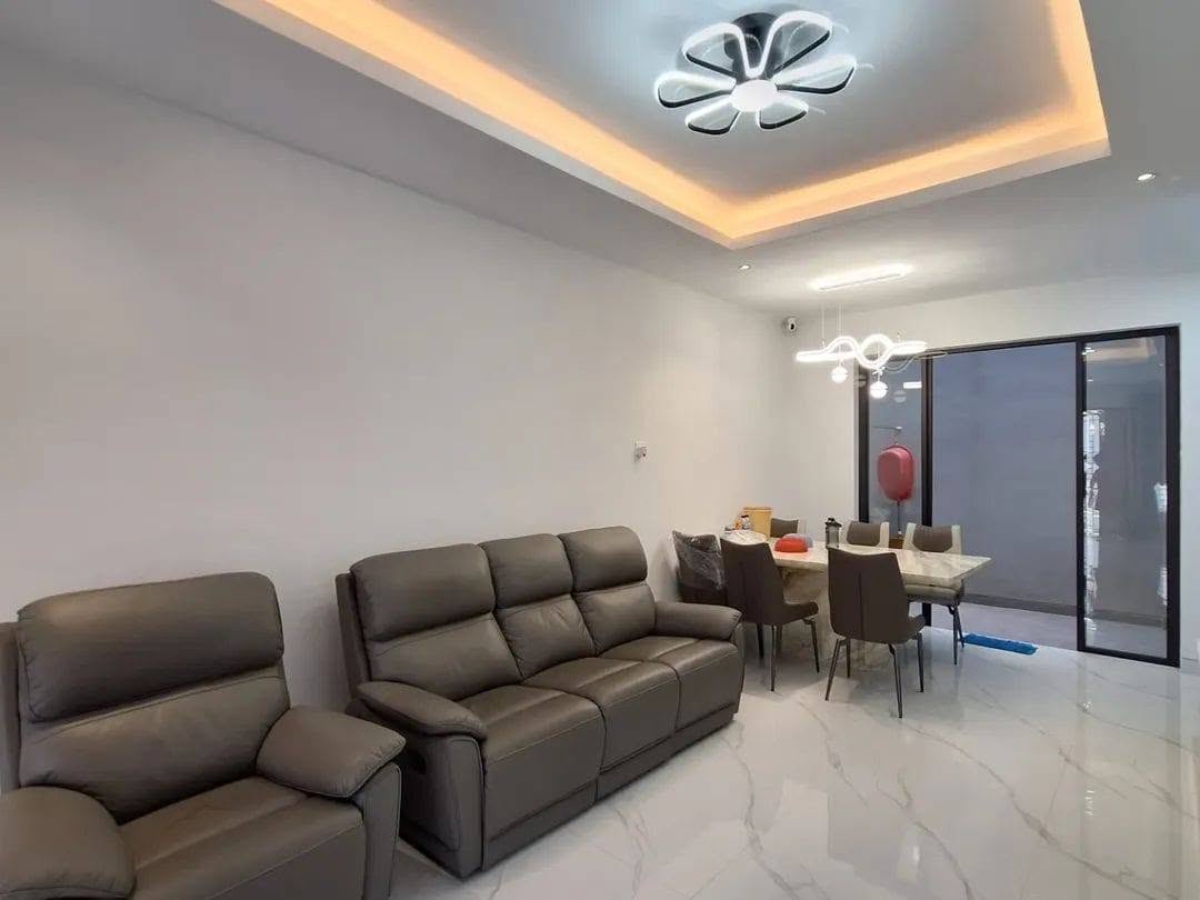 Fully Furnished 3-Bedroom House for Sale in Central Hills Cluster, Kalimantan Barat 5