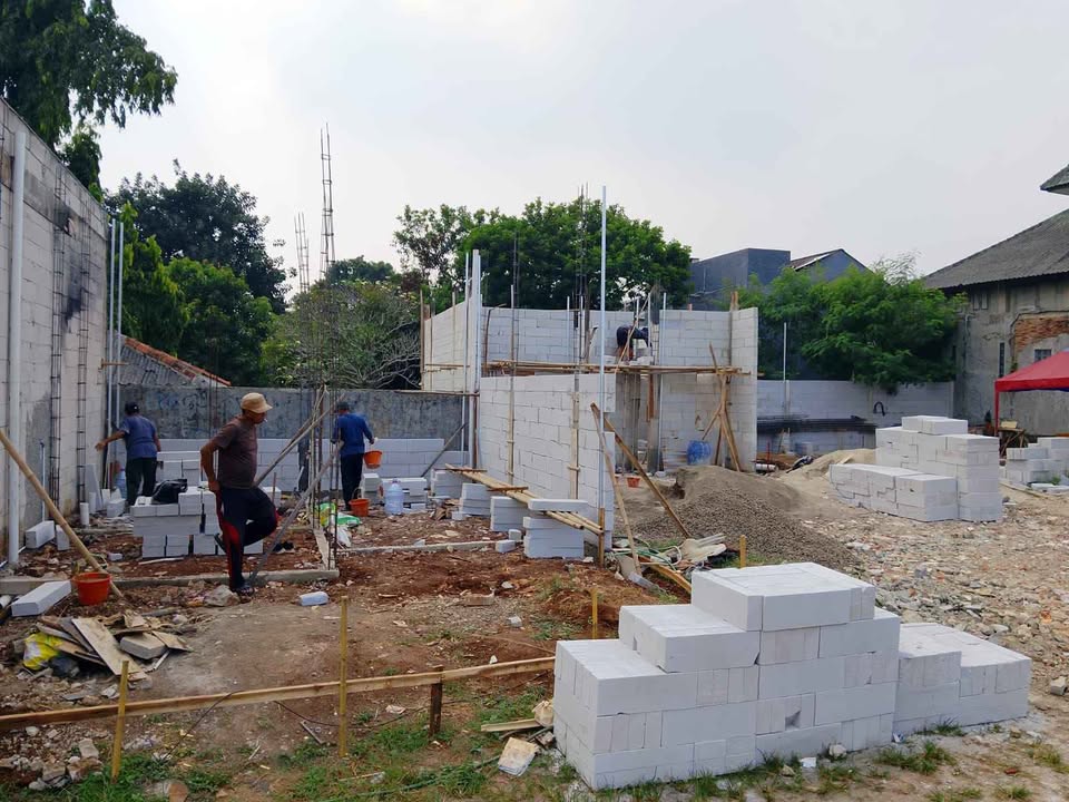 3-Bedroom House for Sale in Lubang Buaya, East Jakarta with SHM Certificate