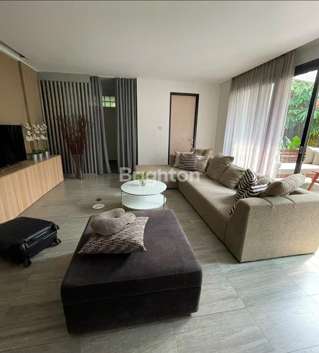 Fully Furnished 4-Bedroom House for Sale in Gegerkalong, Bandung 4