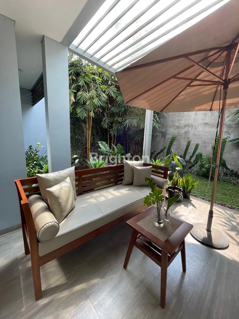 Fully Furnished 4-Bedroom House for Sale in Gegerkalong, Bandung 5