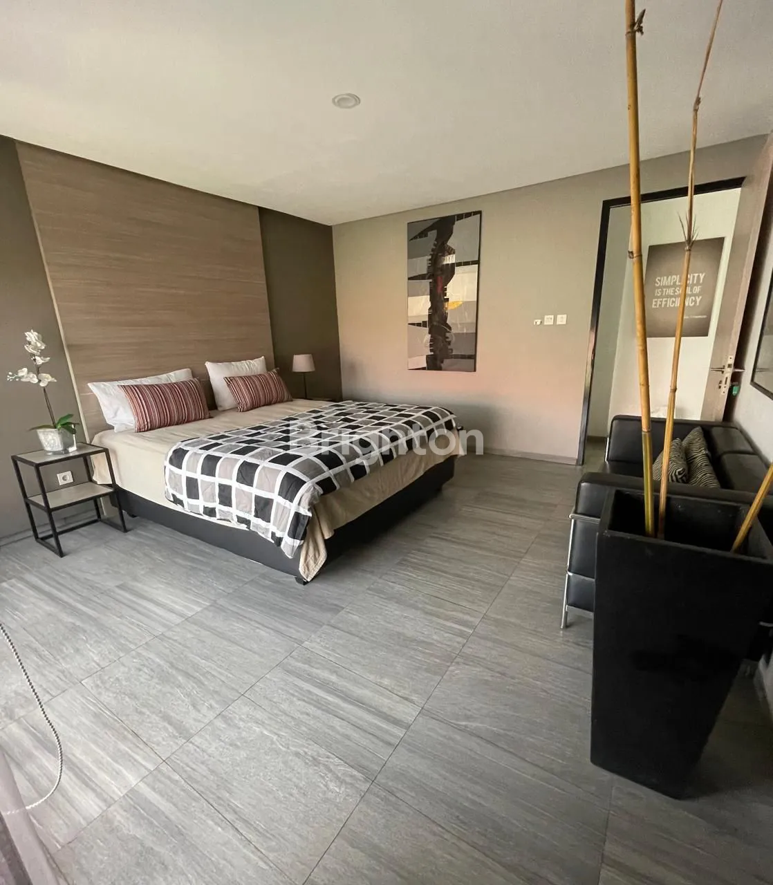 Fully Furnished 4-Bedroom House for Sale in Gegerkalong, Bandung 7