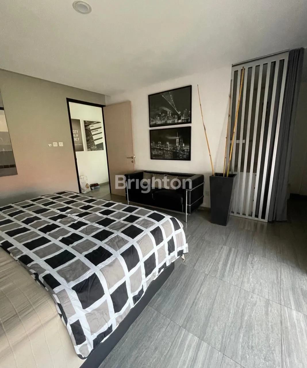 Fully Furnished 4-Bedroom House for Sale in Gegerkalong, Bandung 8