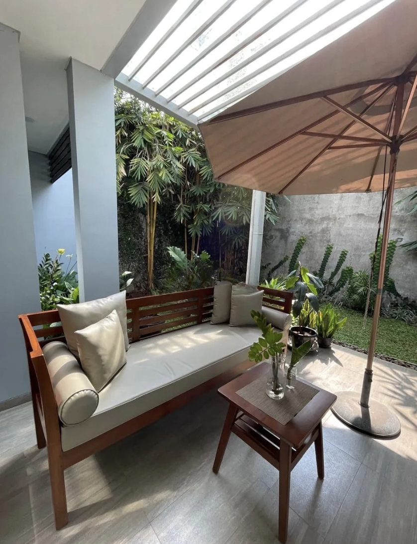 Fully Furnished 4-Bedroom House for Sale in Gegerkalong, Bandung
