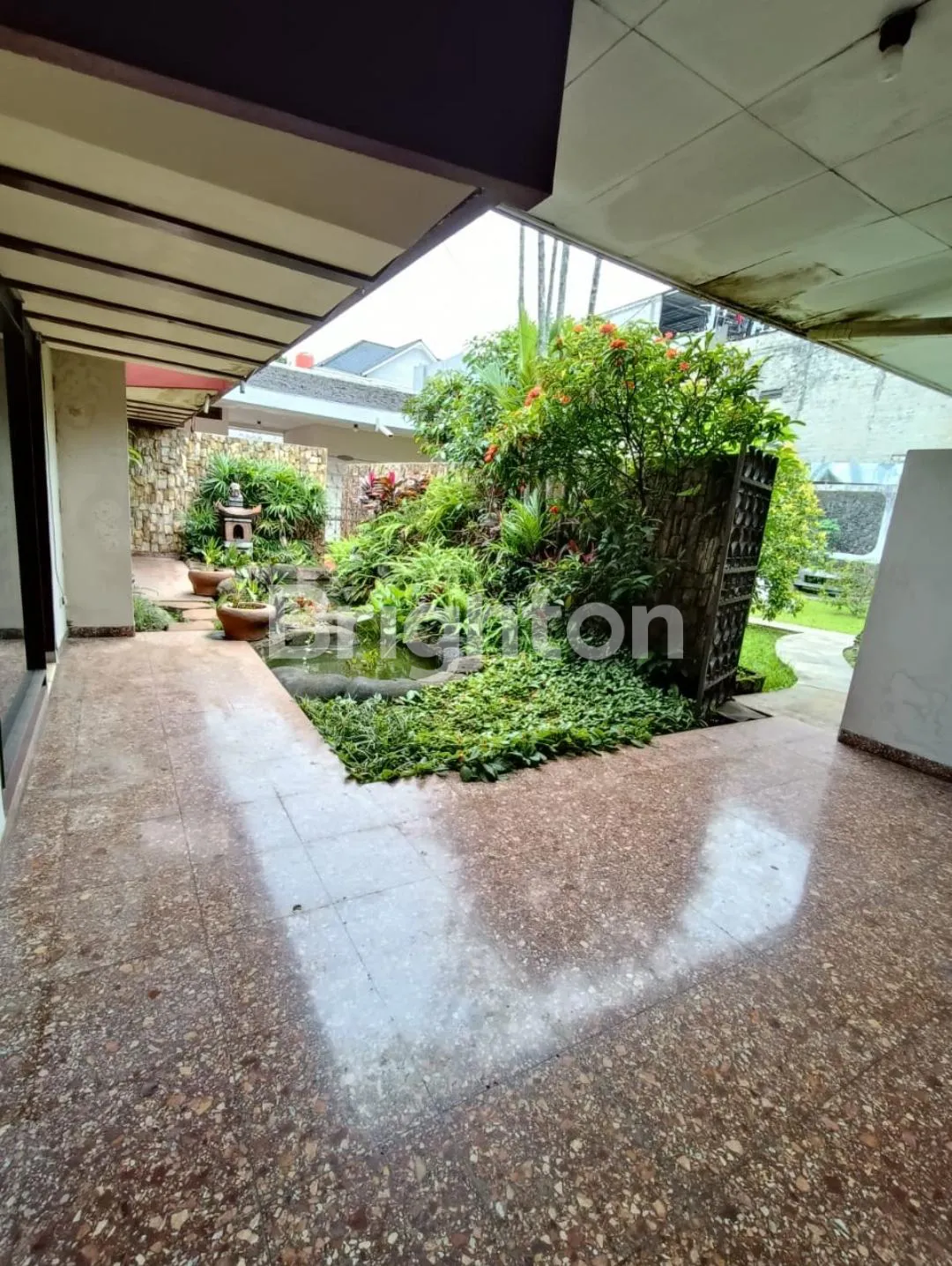 Rumah Besar Mainroad Gegerkalong Hilir Bandung | LT 800 m², SHM 2