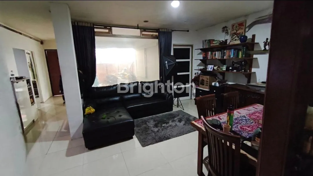 Shop-Boarding House for Sale in Lengkong, Bandung with 10+ Bedrooms 2
