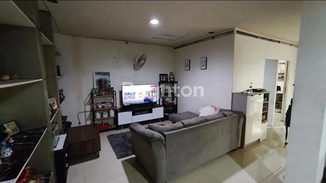 Shop-Boarding House for Sale in Lengkong, Bandung with 10+ Bedrooms 3