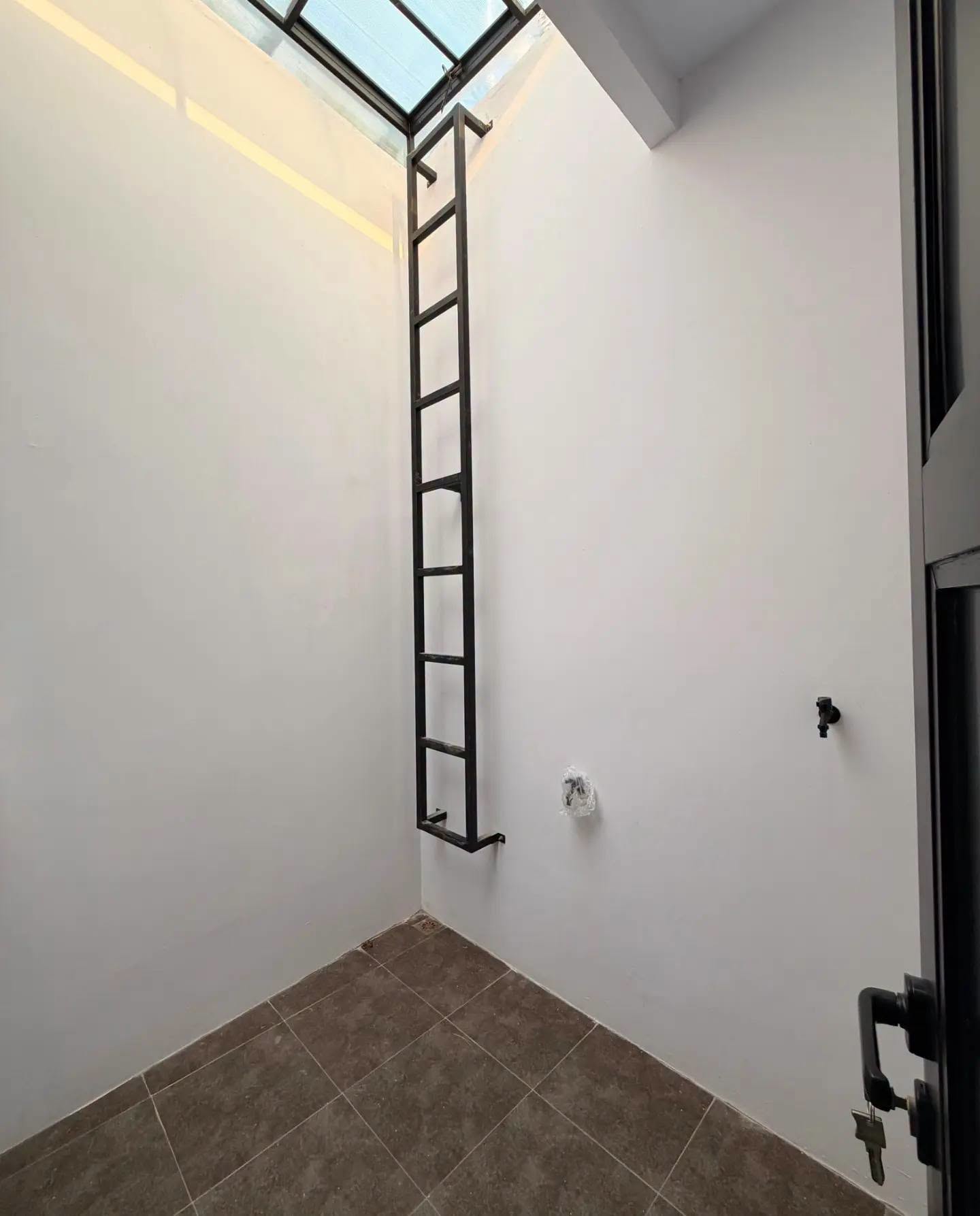 3-Bedroom House for Sale in Kebagusan, Jakarta Selatan with Garage and Carport 3