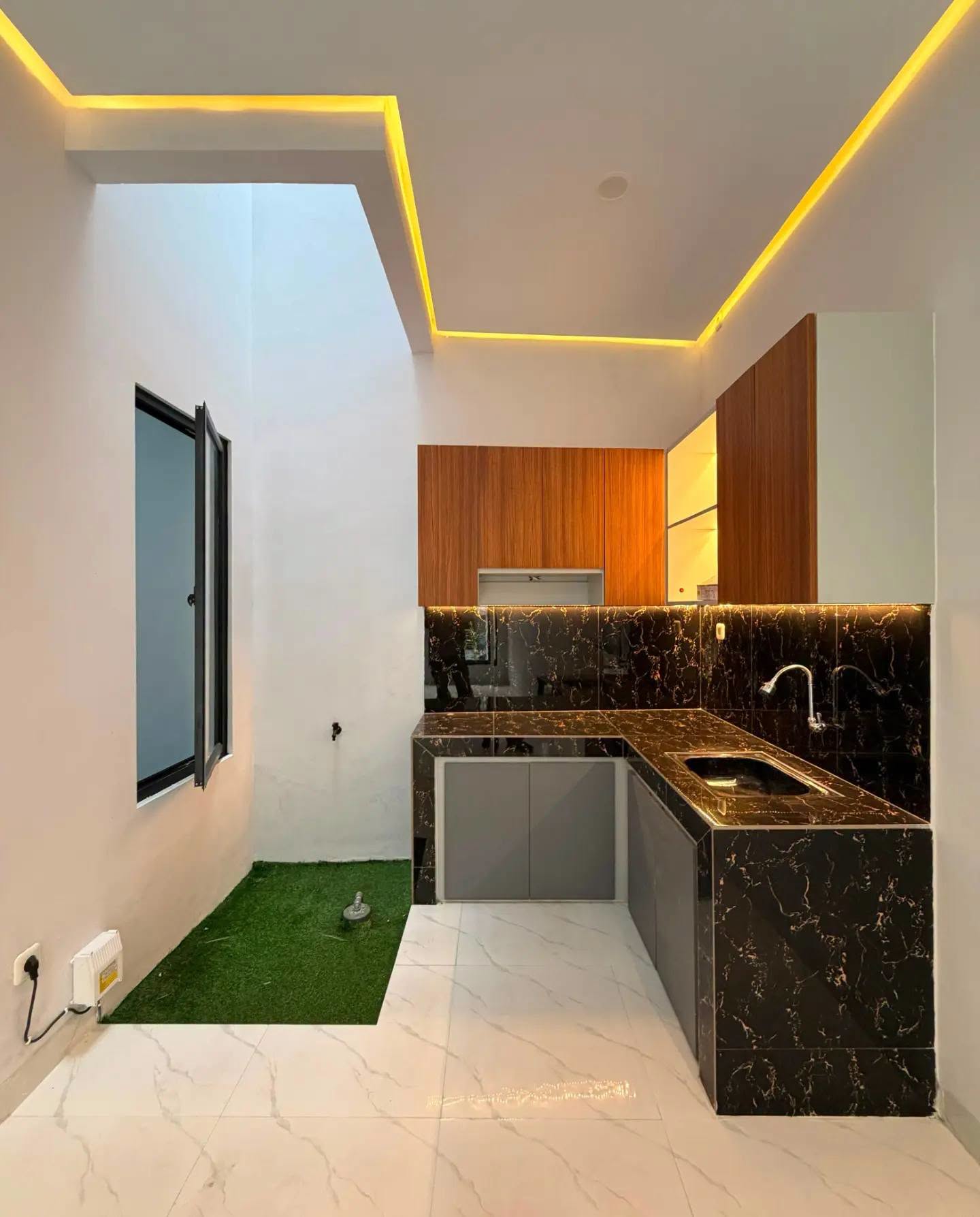 3-Bedroom House for Sale in Kebagusan, Jakarta Selatan with Garage and Carport
