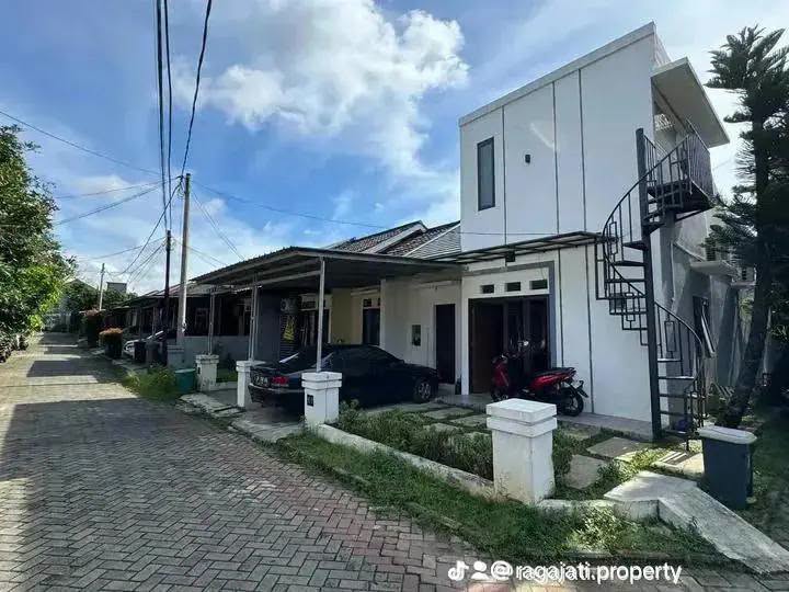 3-Bedroom House for Sale in Sawangan Baru, Depok with Balcony and Parking