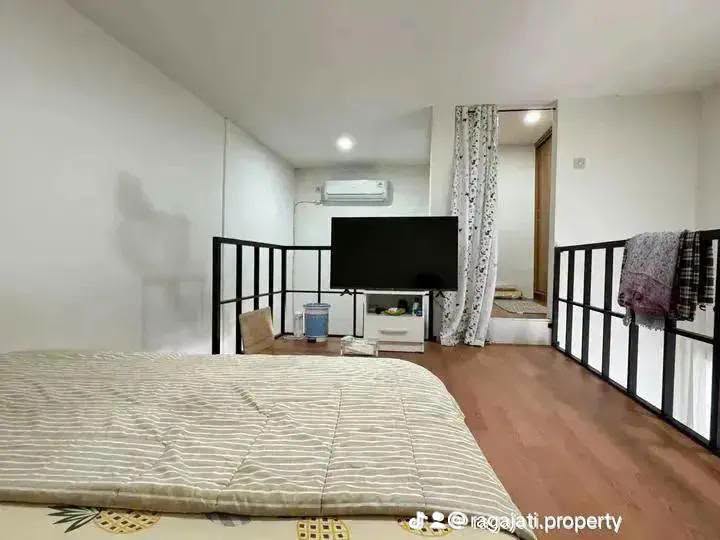 3-Bedroom House for Sale in Sawangan Baru, Depok with Balcony and Parking 3