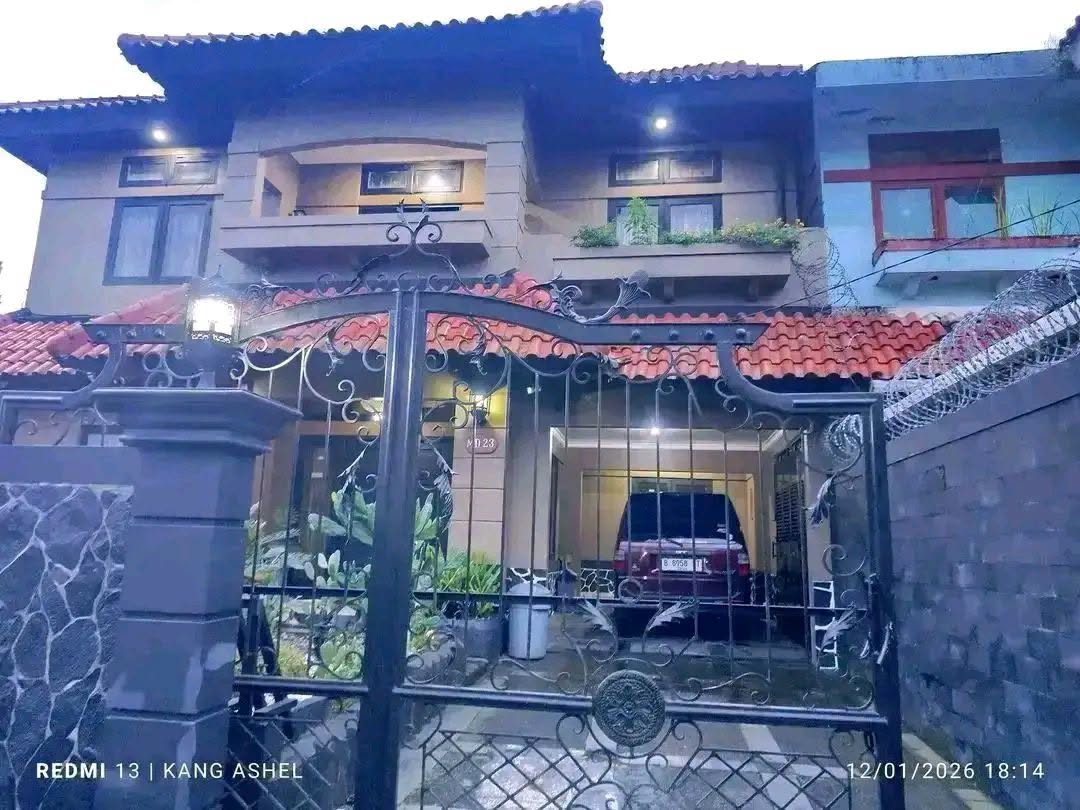 Fully Furnished 6-Bedroom House for Sale in Puncak, Bogor with Garden and Parking 4