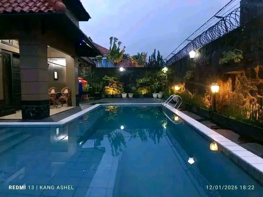 Fully Furnished 6-Bedroom House for Sale in Puncak, Bogor with Garden and Parking 5