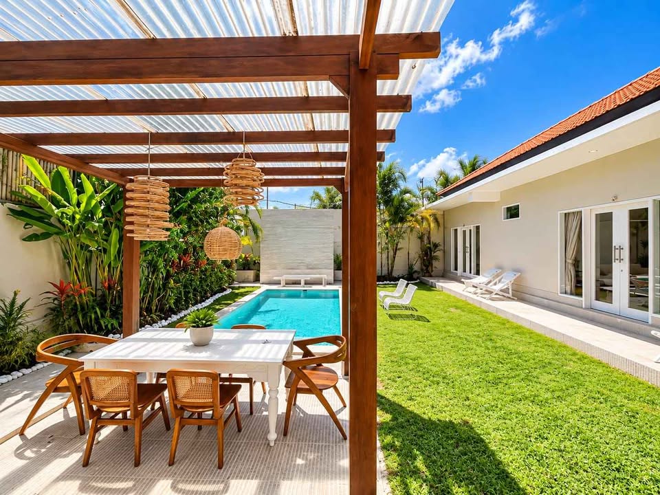 3-Bedroom Villa for Yearly Rent in Umalas Lounge, Kerobokan with Pool & Parking 6