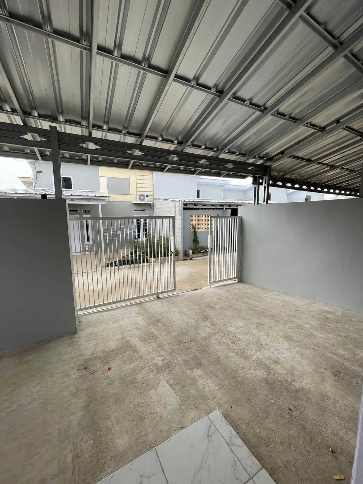 2-Bedroom House for Sale in Central Jakarta with Toll Access 5