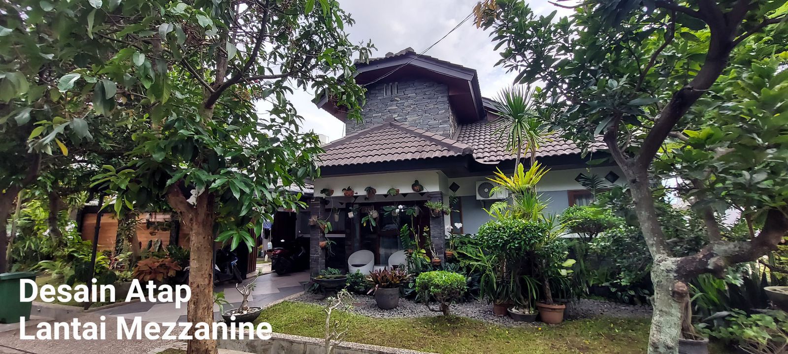 Spacious 4-Bedroom House for Sale in Bumi Panyawangan, Bandung