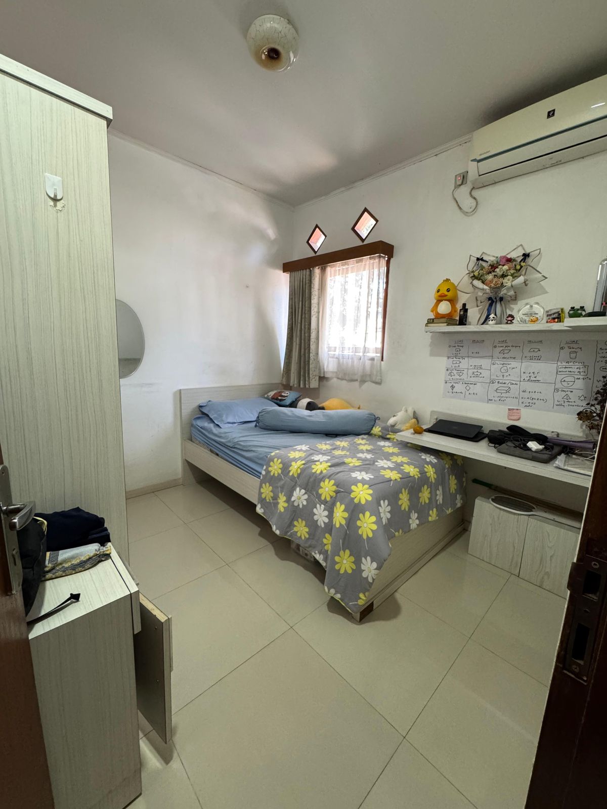 Spacious 4-Bedroom House for Sale in Bumi Panyawangan, Bandung 4