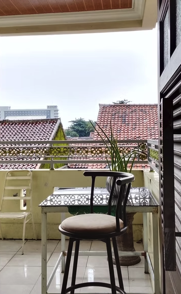Rumah 2 Lantai Terawat Cirebon Kota | 4+1 KT, Garasi 2 Mobil, SHM | LT 200 m² 6