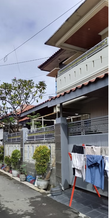 Rumah 2 Lantai Terawat Cirebon Kota | 4+1 KT, Garasi 2 Mobil, SHM | LT 200 m² 8