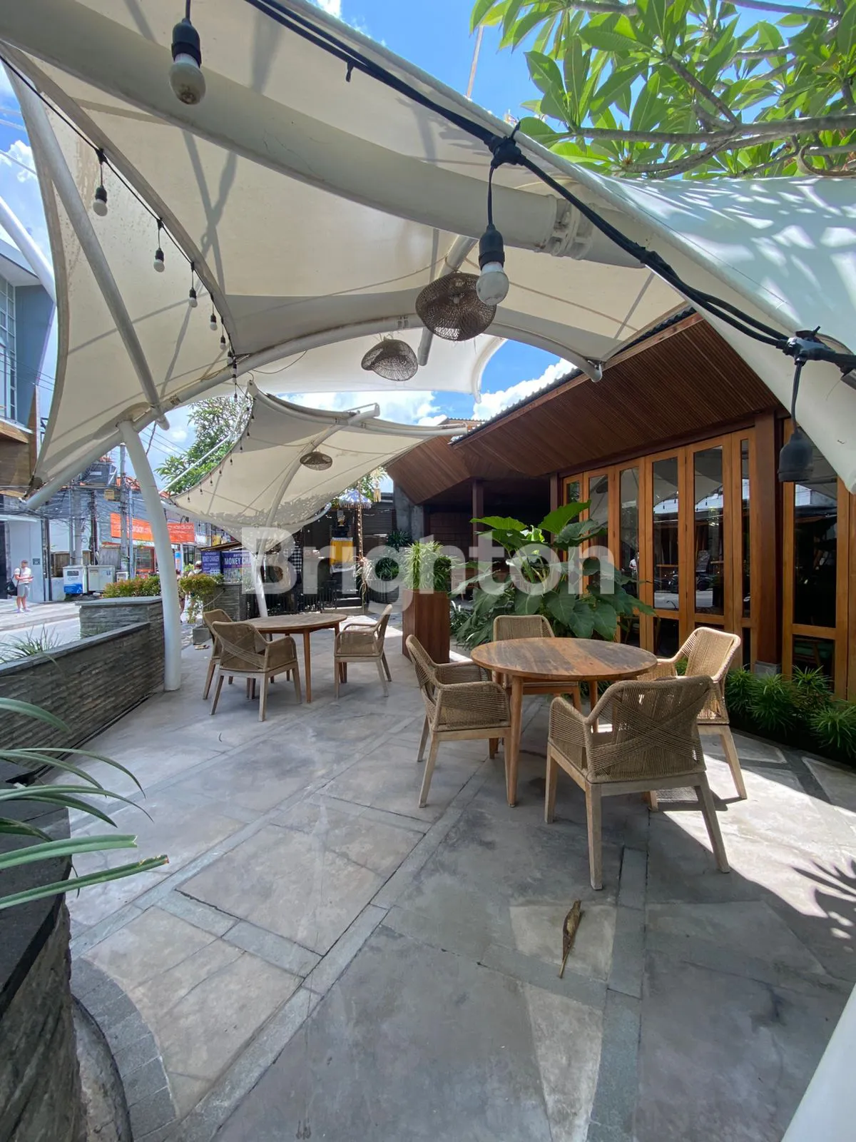Premium Villa & Restaurant Near Echo Beach Canggu | Freehold SHM | IDR 45B 2