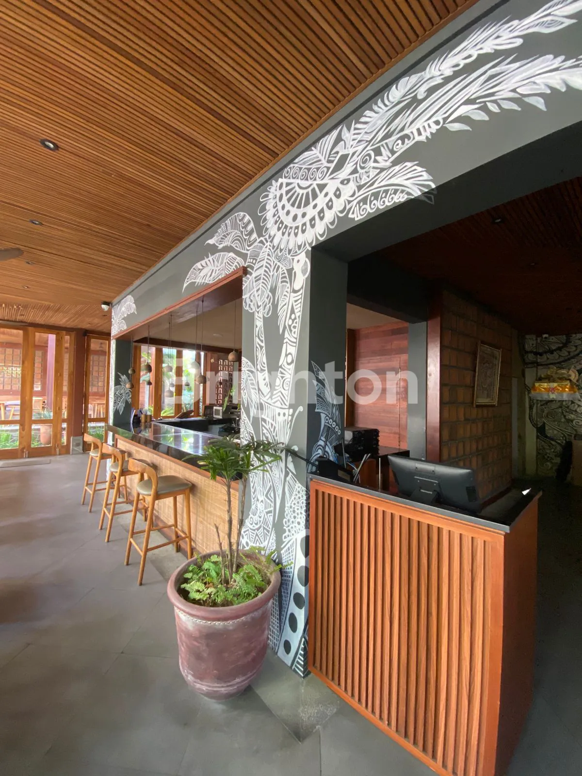 Premium Villa & Restaurant for Rent Near Echo Beach Canggu | Running Business 2