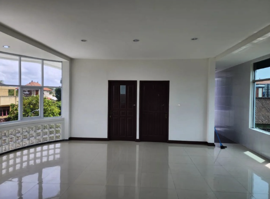 Ruko Rumah + Toko JL Raya Kuta Badung | LT 235 m², SHM, Garasi | Rp 4,4 M