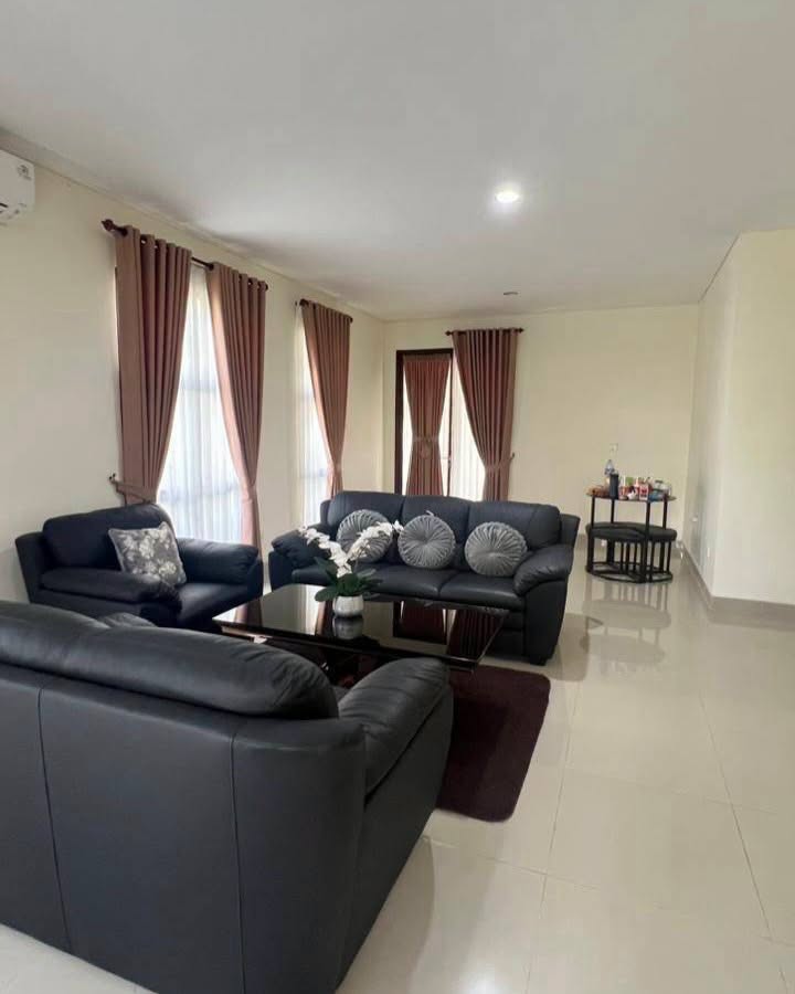 4-Bedroom House for Sale in Jalan Orchard Park, Belian, Batam 8