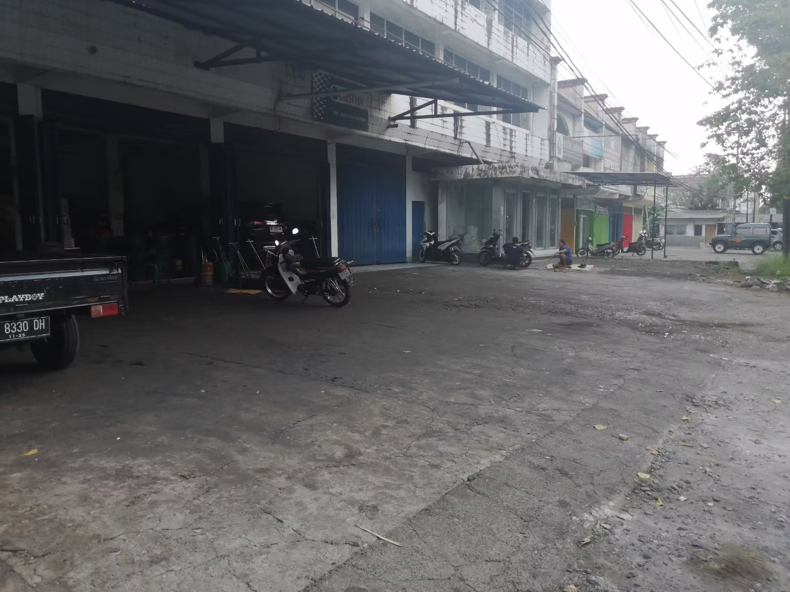 Ruko 4 Lantai + Rumah Cakranegara Mataram | SHM, 6 Lokal Toko | Rp 18m 6