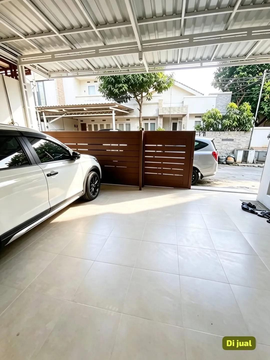 Spacious 5-Bedroom House for Sale in Pondok Kelapa, Jakarta Timur 8