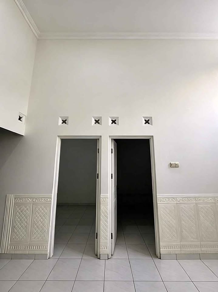 2-Bedroom House for Sale in Pudak Payung, Semarang with Dining Area and Water Heater 2