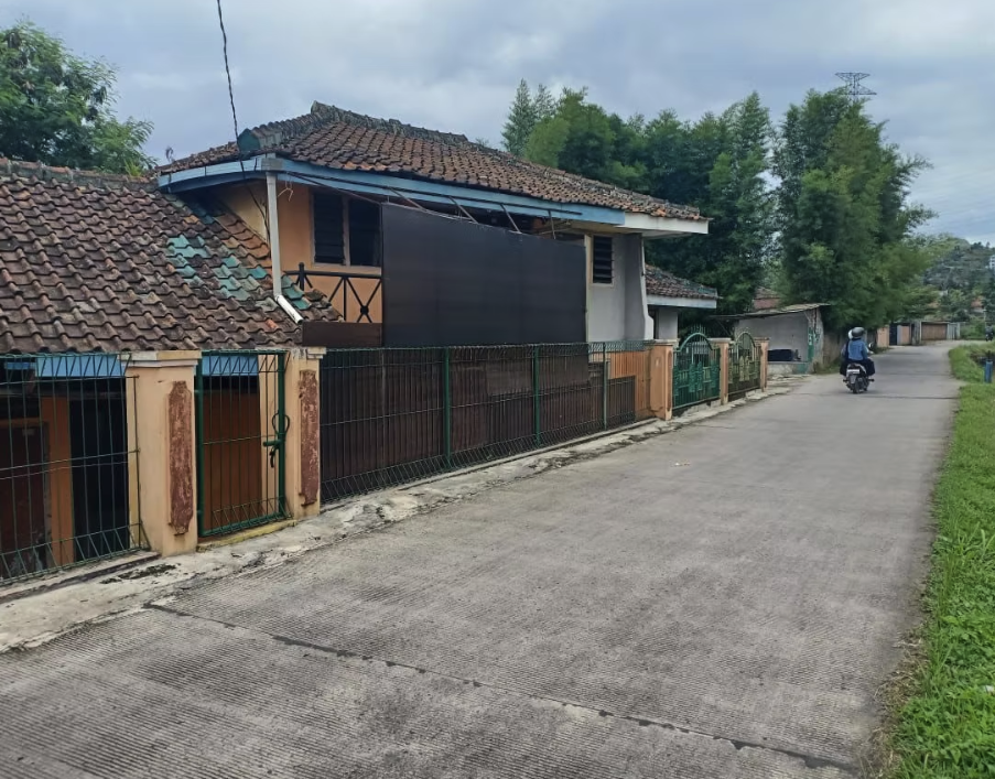 Rumah Kost 2 Lantai Dekat UNPAD ITB IPDN | 7 KT, SHM, Akses 2 Mobil 2
