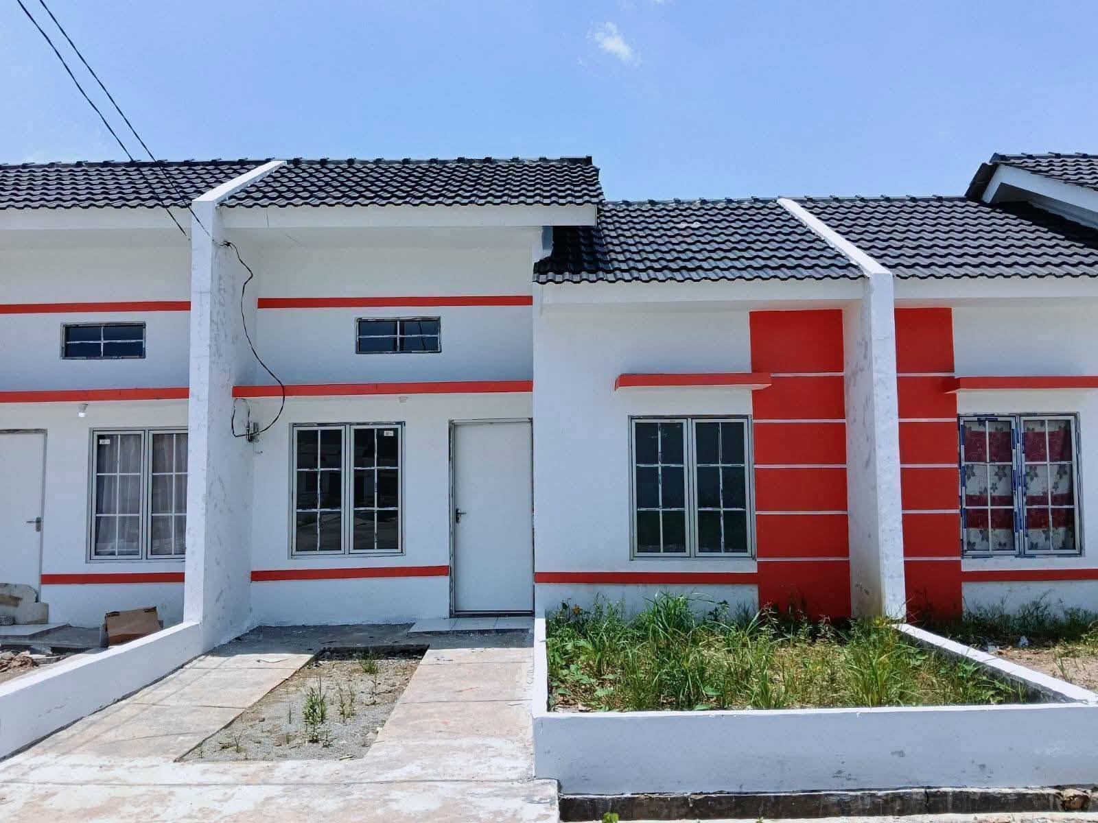 House for Sale in Muktiwari, Cibitung with Parking and Kitchen Set 6