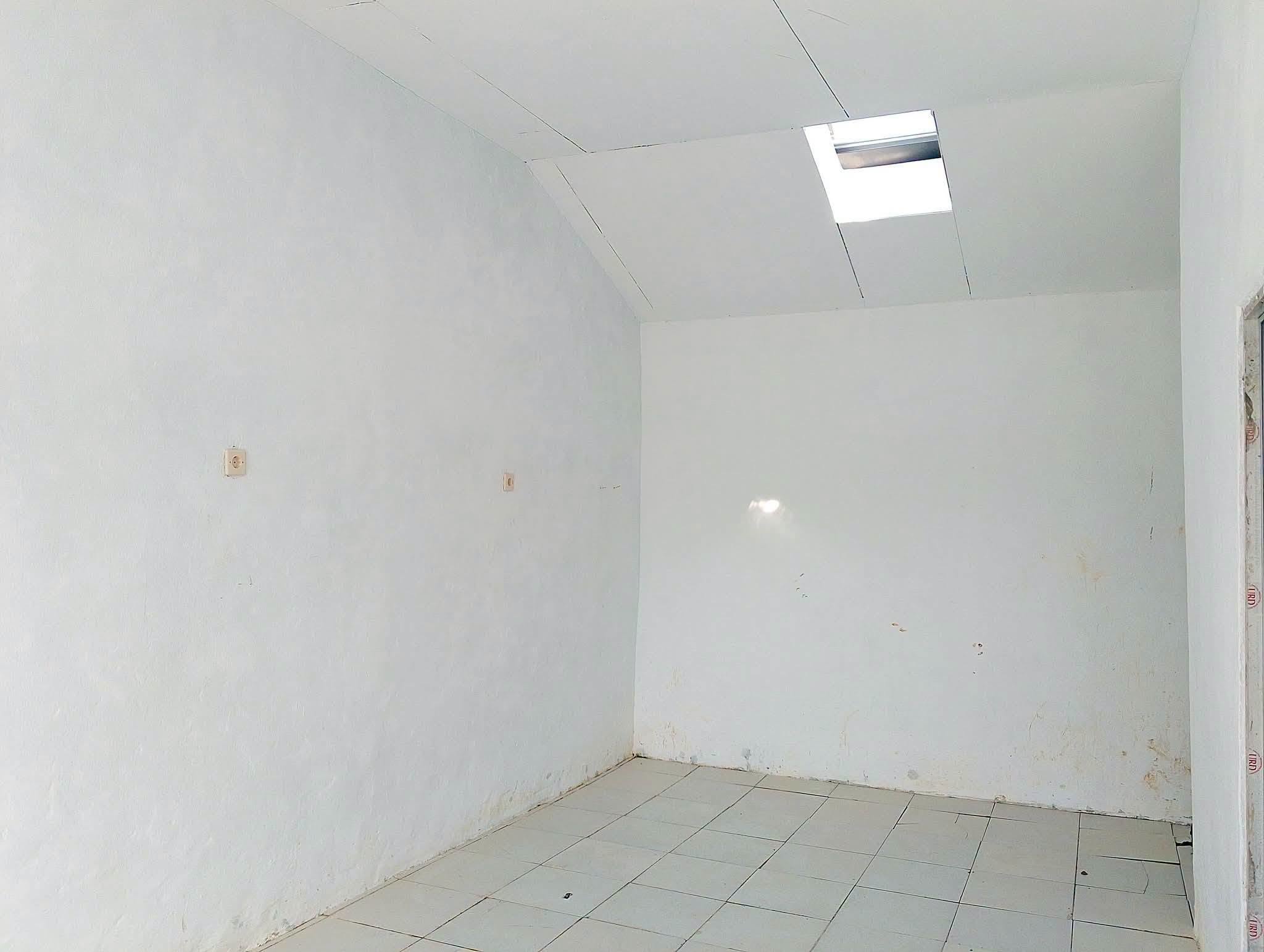 House for Sale in Muktiwari, Cibitung with Parking and Kitchen Set 7