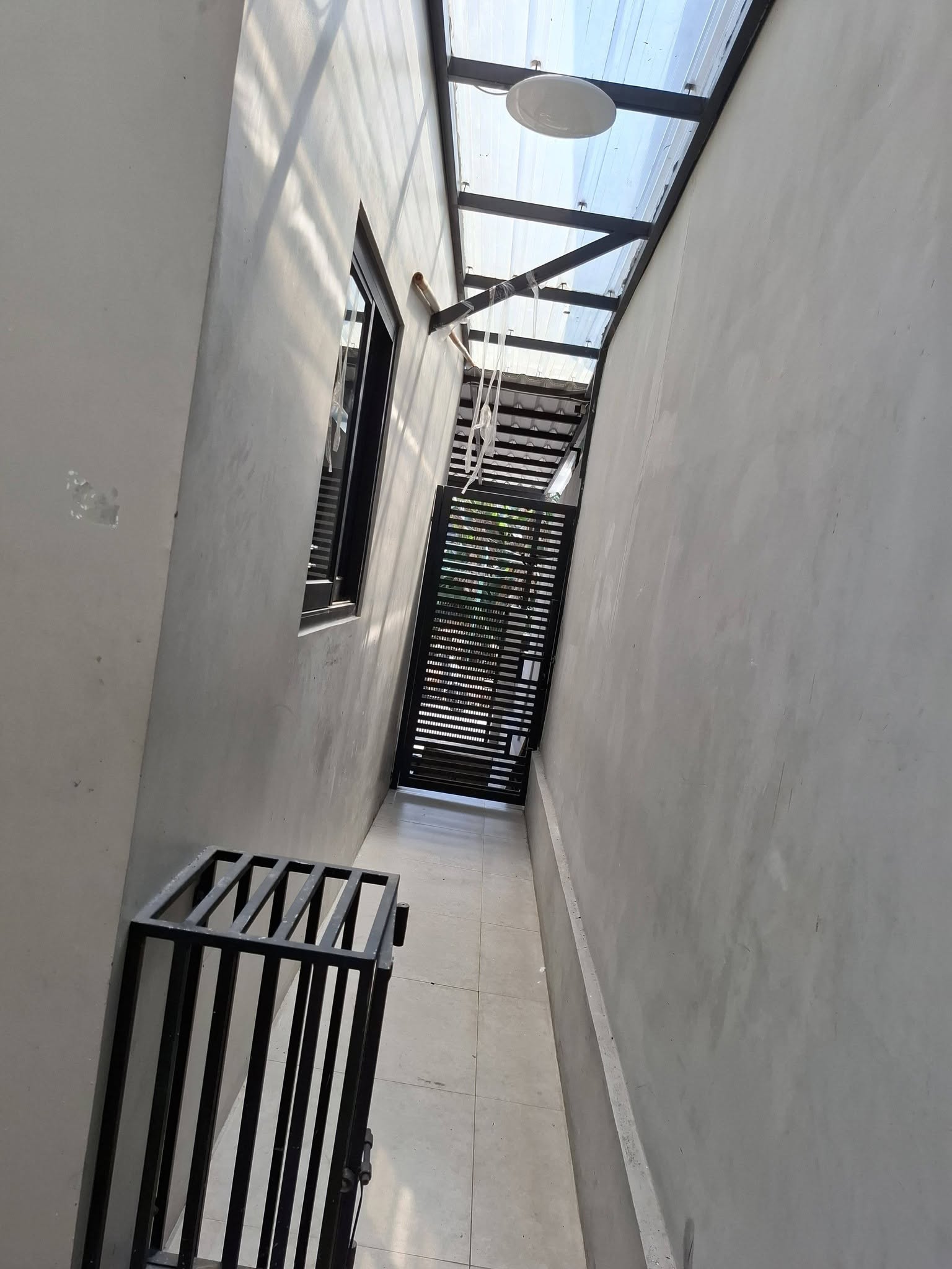 2-Bedroom Semi-Furnished House for Sale in Komplek Polri Lembah Nagrak Indah, Jakarta Timur 3