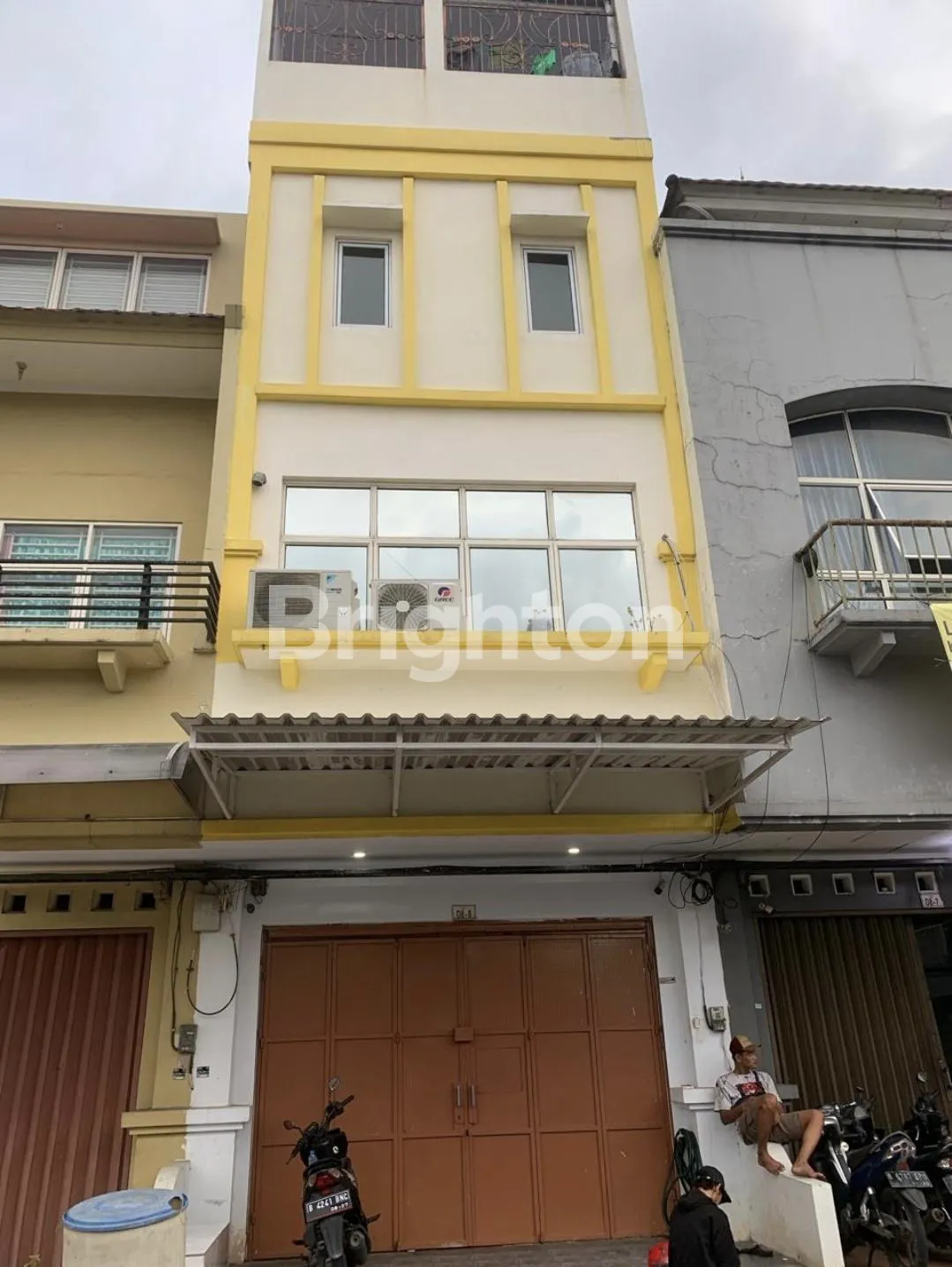 Ruko 4 Lantai Mutiara Palem Jakarta Barat | LT 90 m², LB 320 m², SHM, Garasi | Rp 3,2 M 2