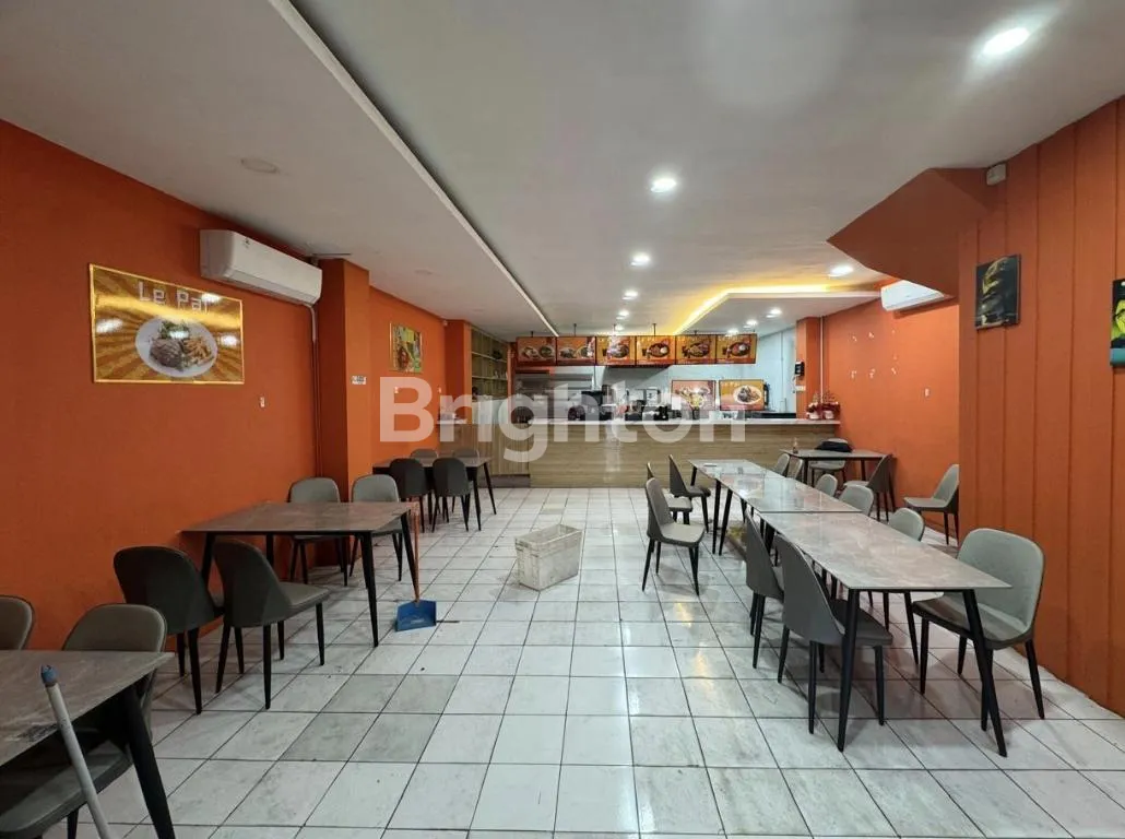 Spacious Shophouse for Yearly Rent on Jalan Gajah Mada, West Jakarta with Parking
