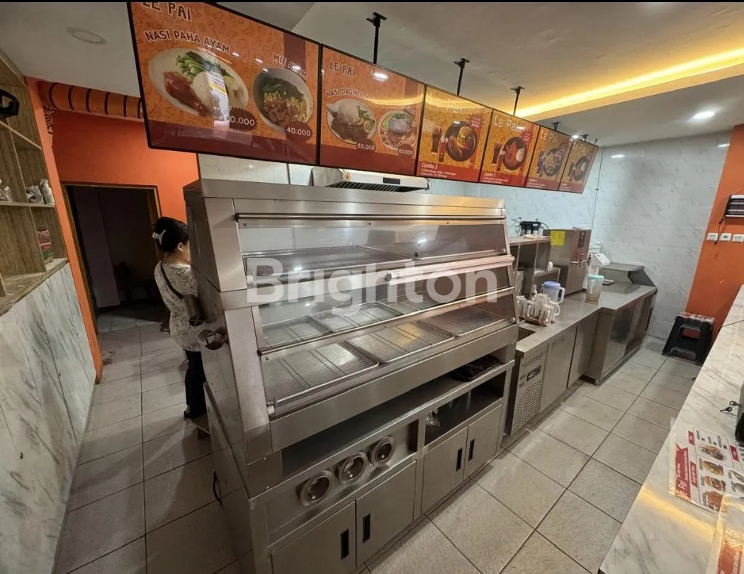 Spacious Shophouse for Yearly Rent on Jalan Gajah Mada, West Jakarta with Parking 3