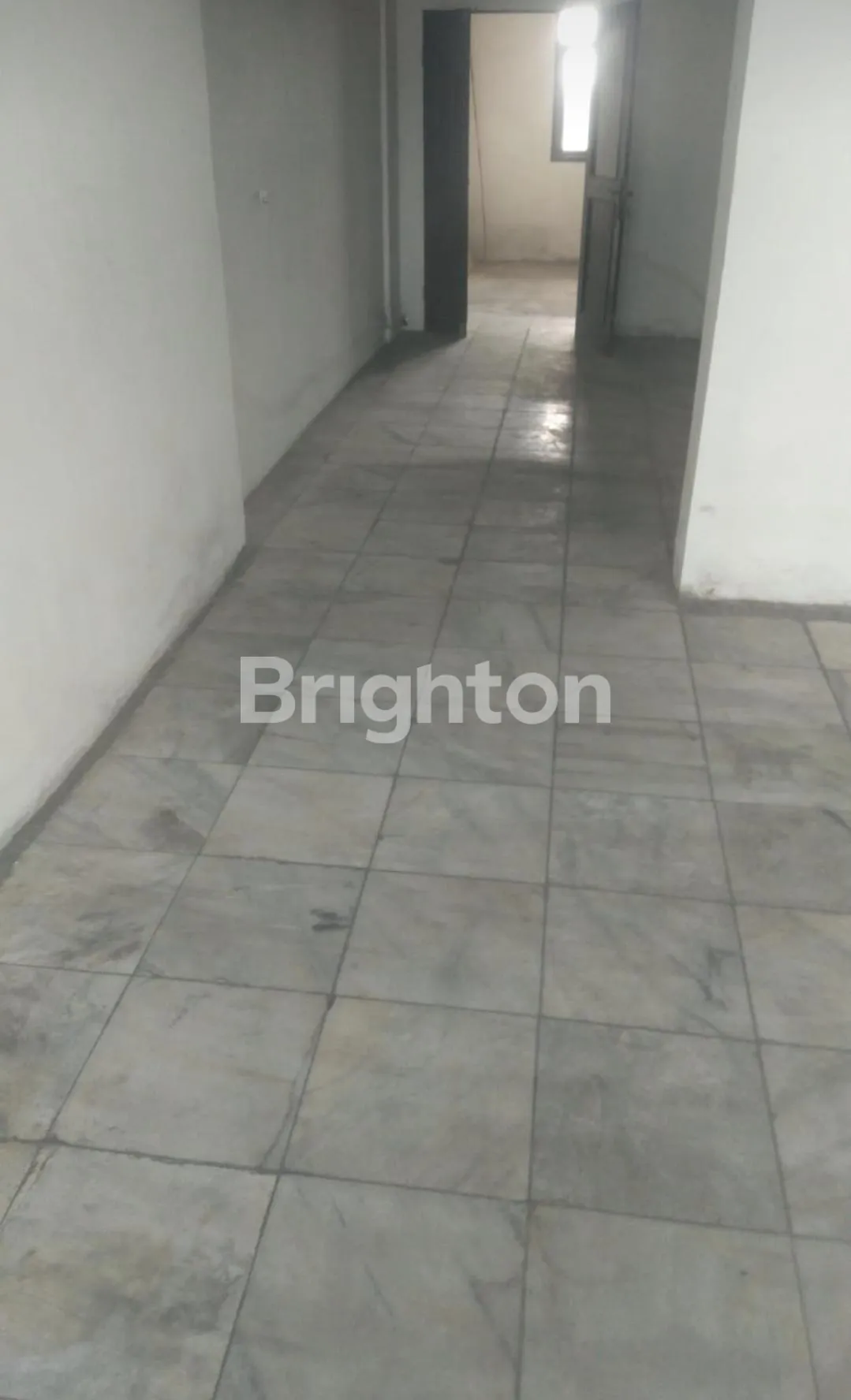 Spacious Shophouse for Sale in Sunter Agung, Jakarta Utara with Parking 7