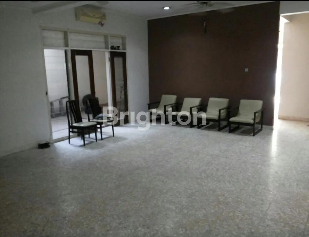 Guesthouse for Sale in Grogol, West Jakarta with 24 Bedrooms and Parking 3