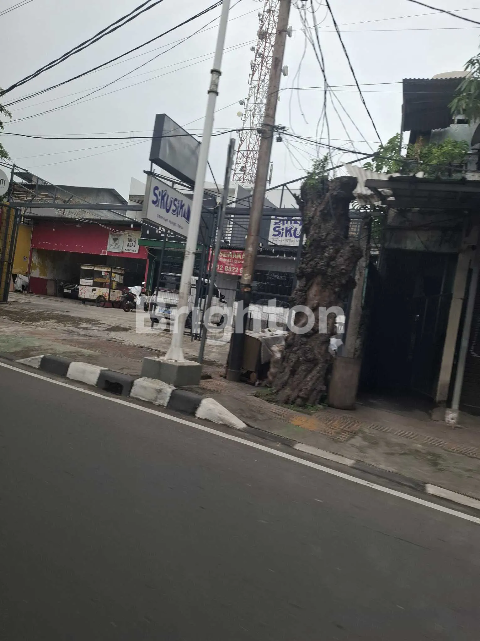 Shophouse for Sale in Duri Kosambi, West Jakarta with Parking and Freehold Title 2