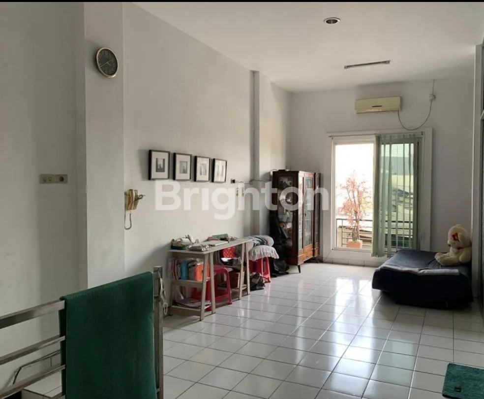 Shophouse for Sale in Duri Kosambi, West Jakarta with Parking and Freehold Title 4