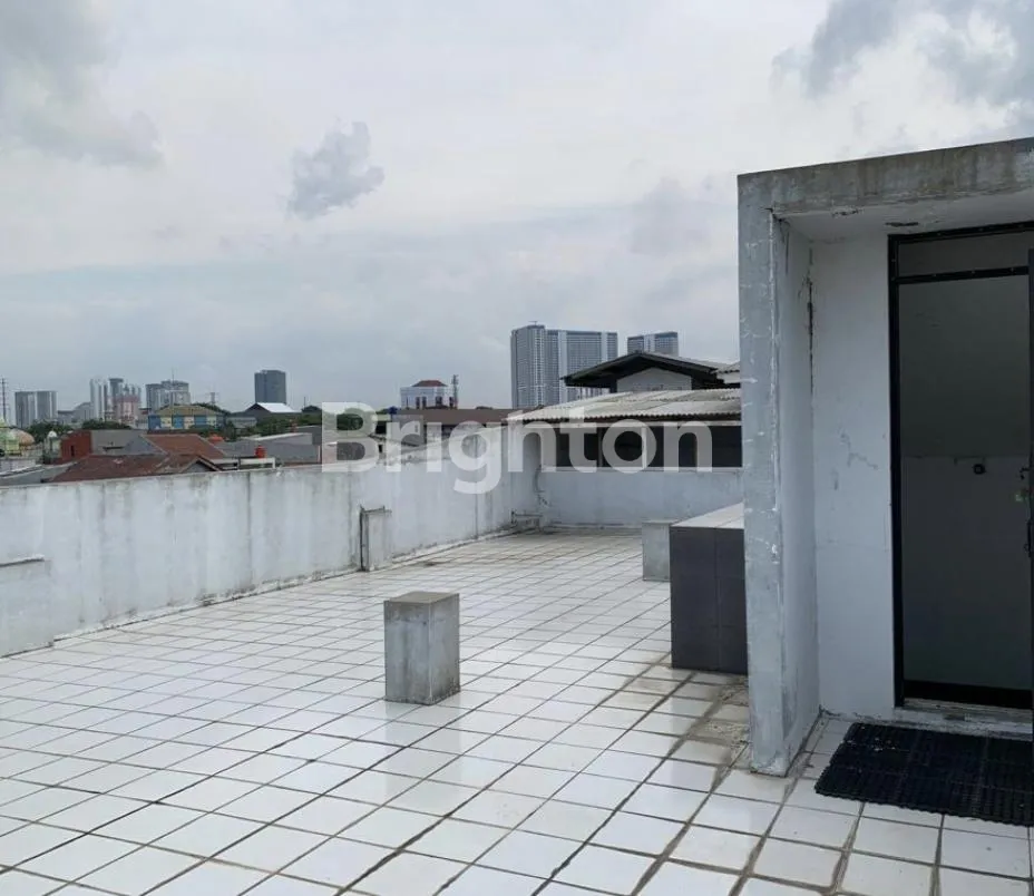 Shophouse for Sale in Duri Kosambi, West Jakarta with Parking and Freehold Title 7