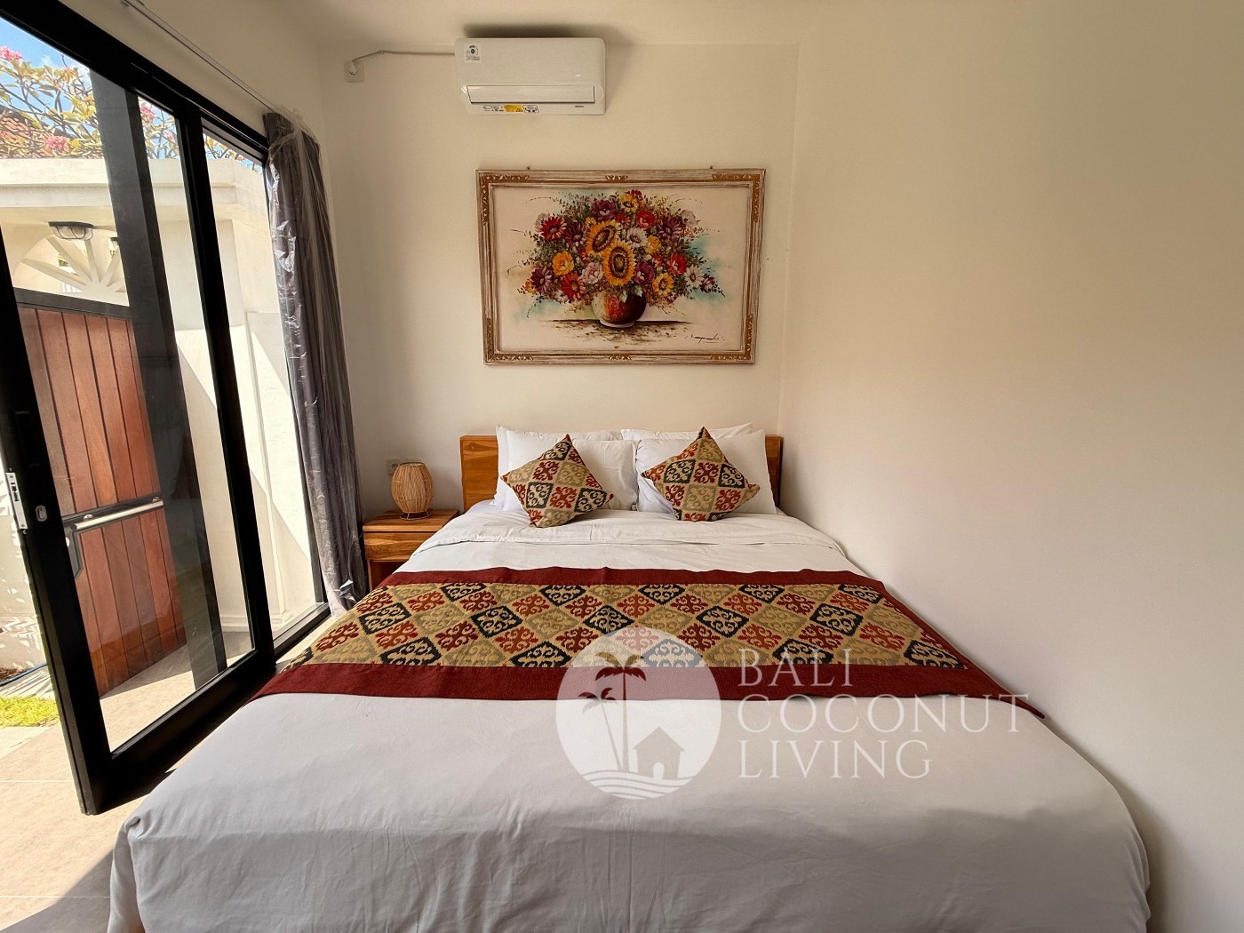 Fully Furnished 4-Bedroom Villa for Yearly Rent in Canggu, Bali 3
